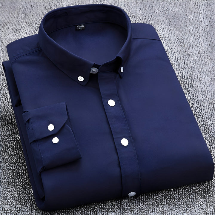 Men's Checkered Button-Down Shirt in a Relaxed Fit