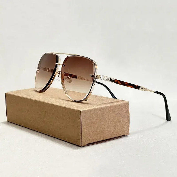 Aviator Sunglasses with Engraved Metal Frame and Gradient Lenses