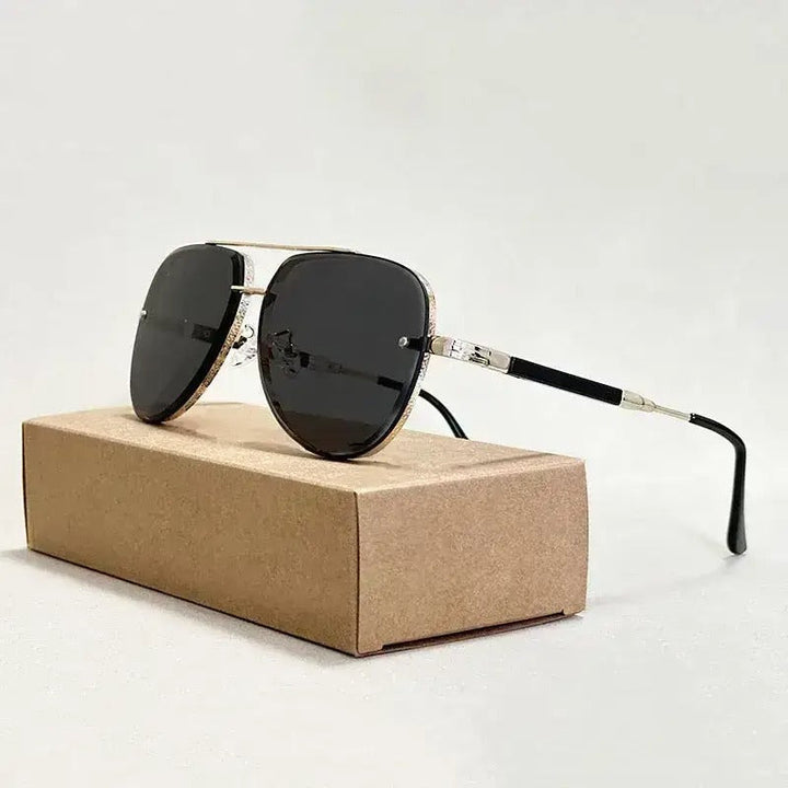 Aviator Sunglasses with Engraved Metal Frame and Gradient Lenses