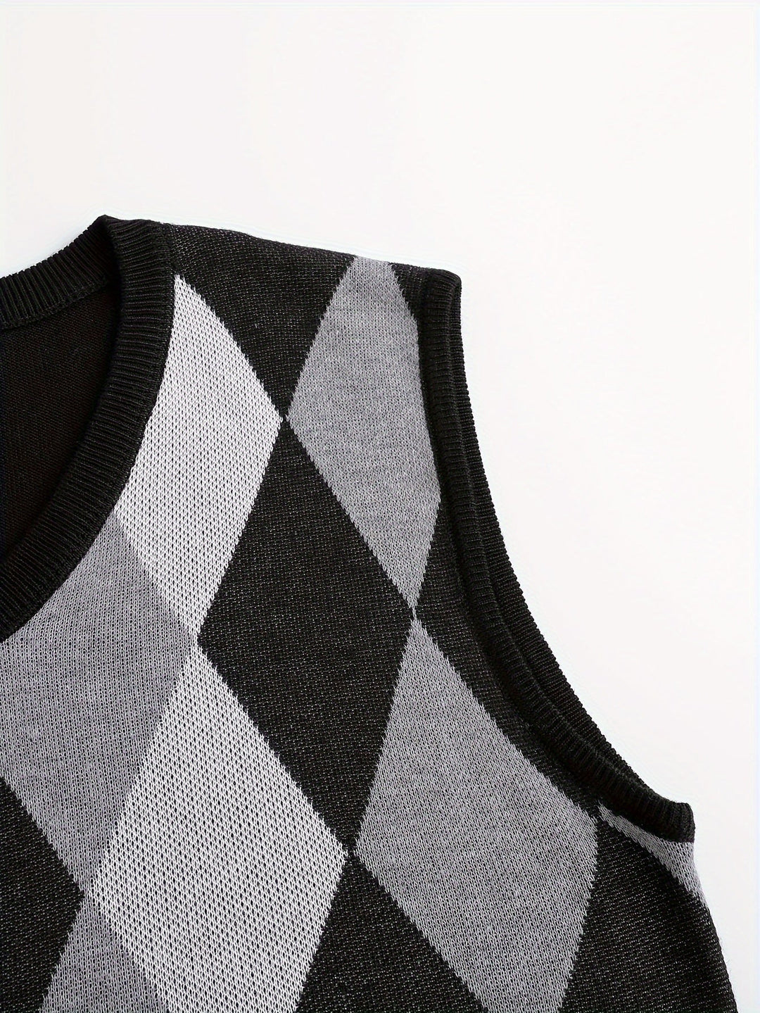 Men's Argyle Knit Sweater Vest with V-Neck