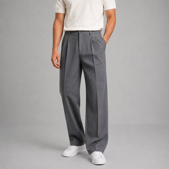 Men's Straight Leg Pleated Trousers in Relaxed Fit