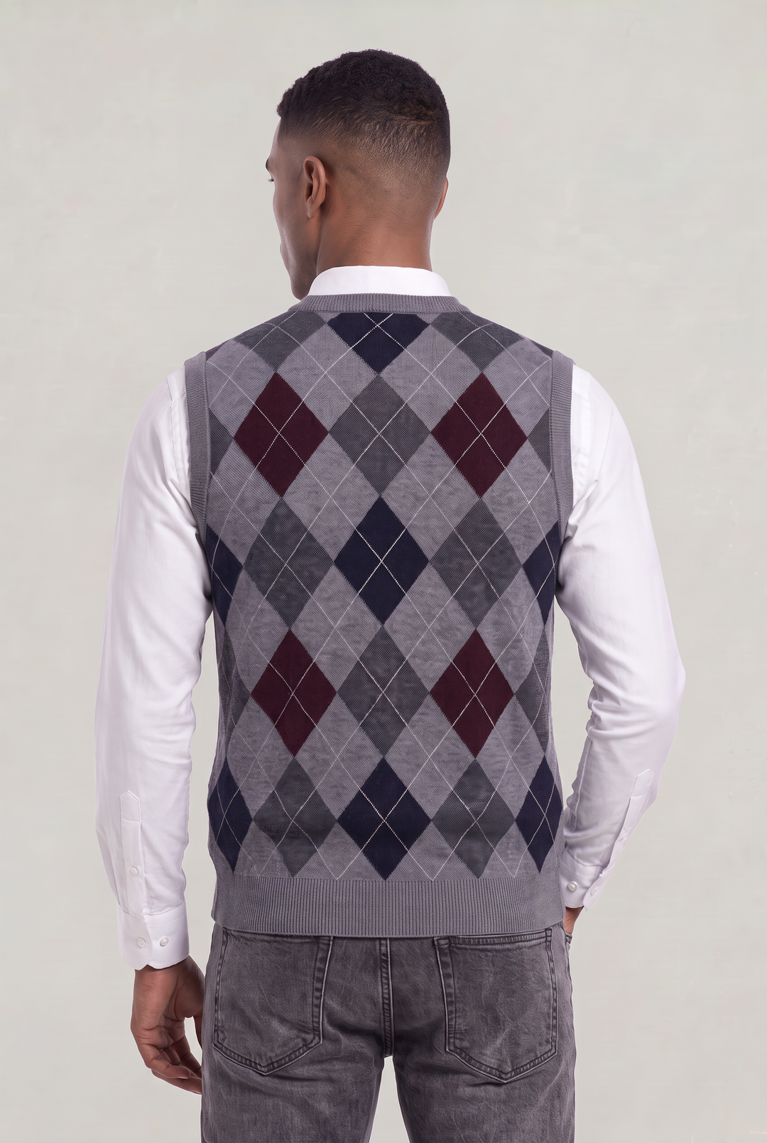 Men's Argyle V-Neck Sweater Vest in a Fitted Knit