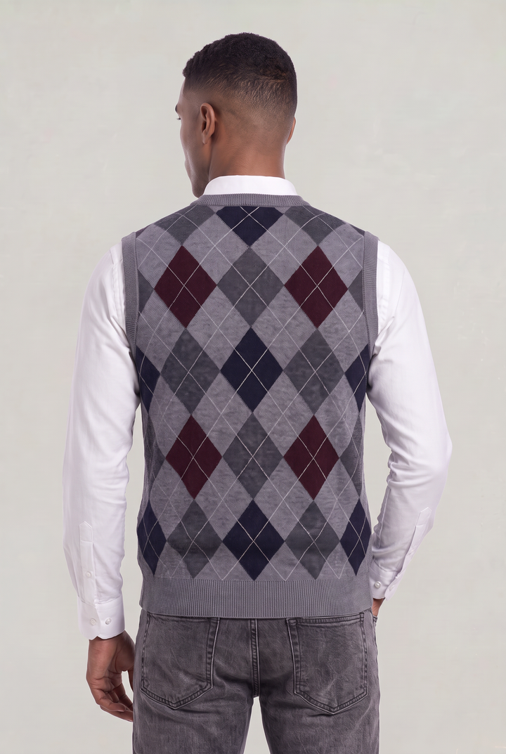 Men's Argyle V-Neck Sweater Vest in a Fitted Knit