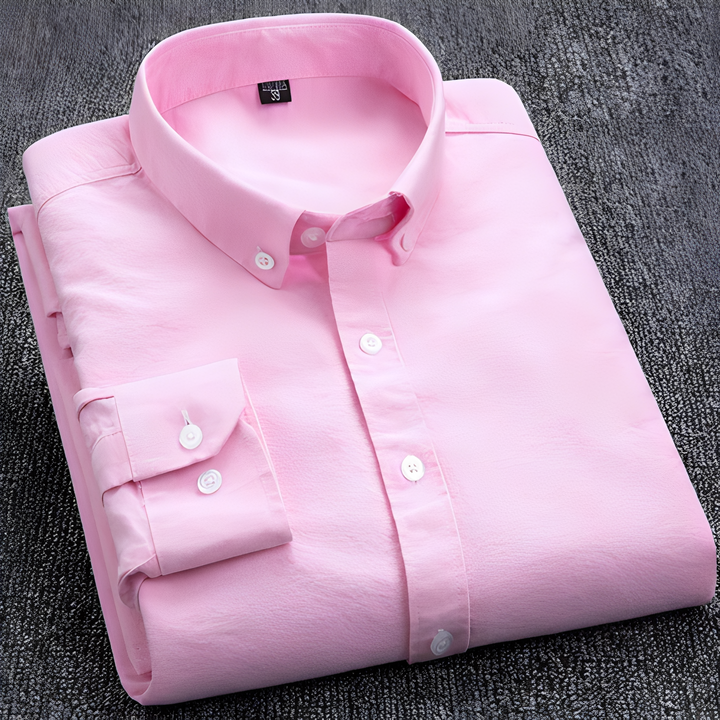 Men's Checkered Button-Down Shirt in a Relaxed Fit