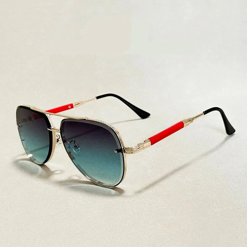 Aviator Sunglasses with Engraved Metal Frame and Gradient Lenses