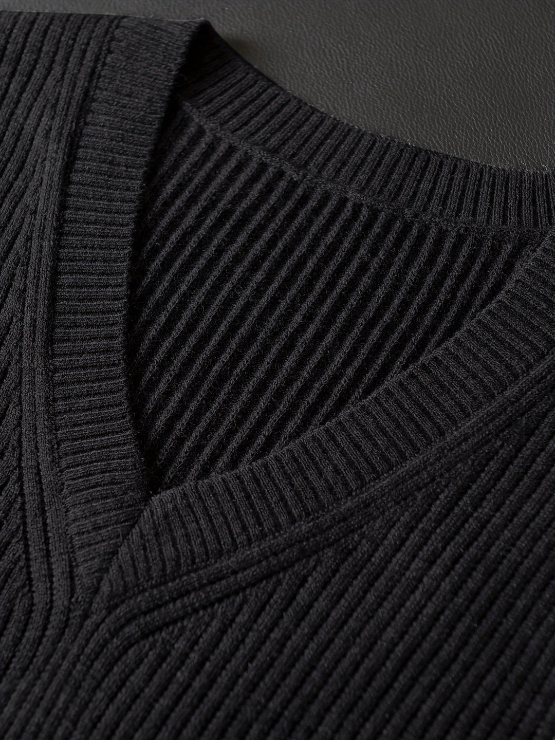 Men's Ribbed Knit V-Neck Sweater Vest