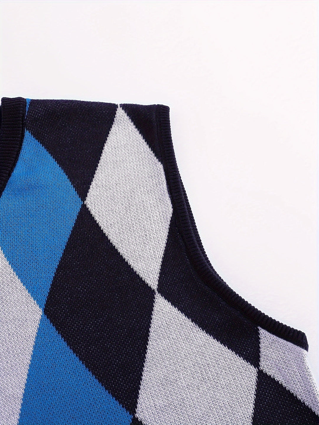 Men's Argyle Knit Sweater Vest with V-Neck