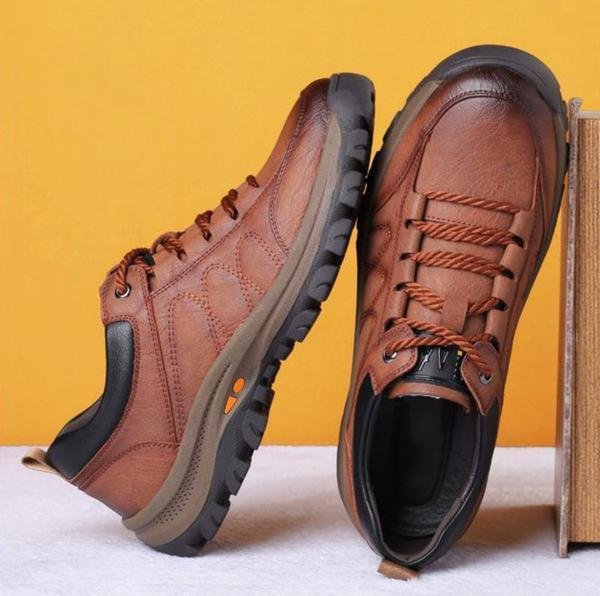 Men's Leather Hiking Shoes with Rugged Sole