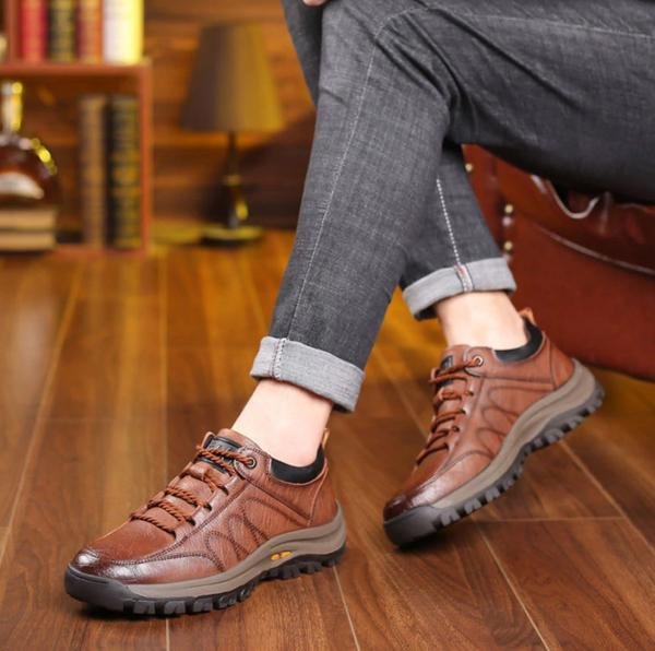 Men's Leather Hiking Shoes with Rugged Sole
