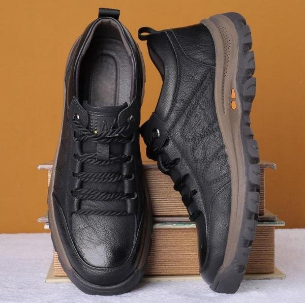 Men's Leather Hiking Shoes with Rugged Sole